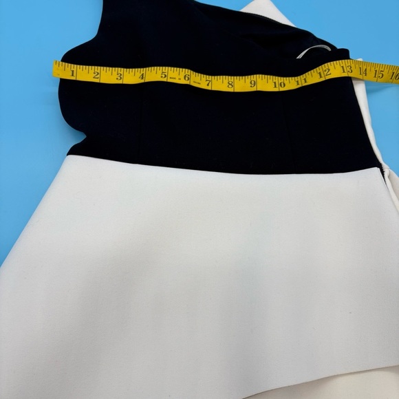 Halston Heritage Monochrome Asymmetrical Dress Black and White Size 0 - Picture 5 of 8